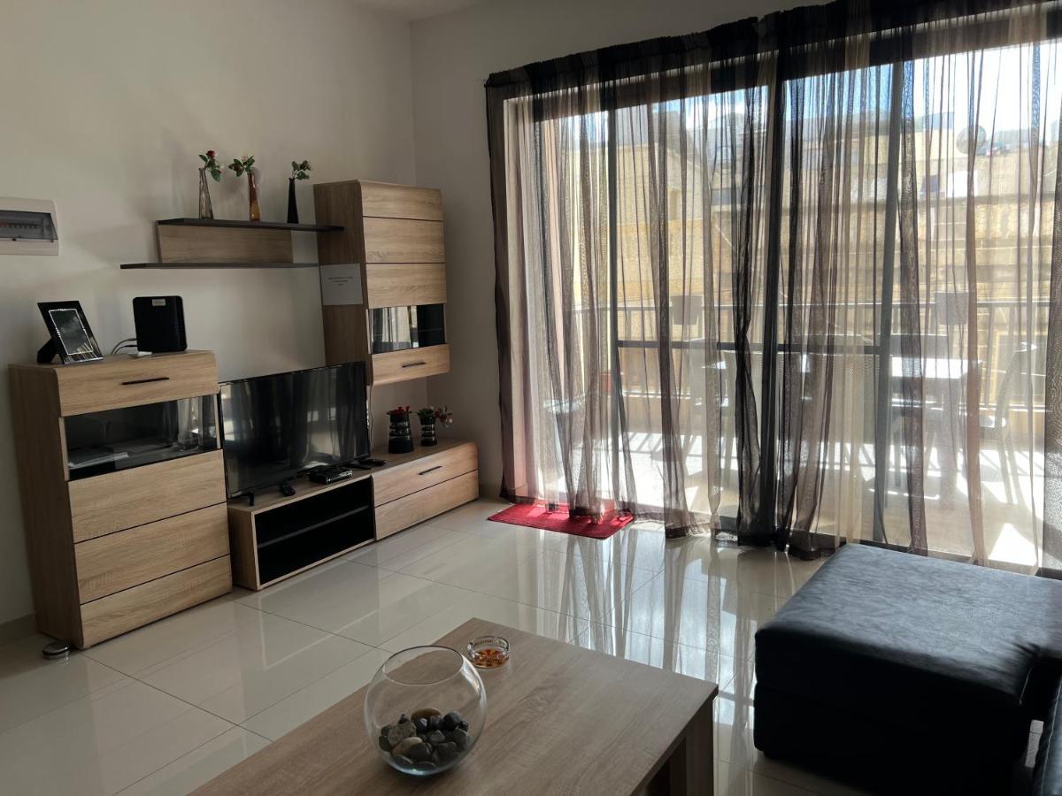 Claire'S Court Apartment Марсахлок Екстериор снимка
