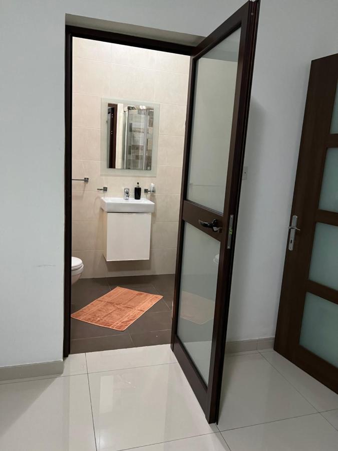 Claire'S Court Apartment Марсахлок Екстериор снимка