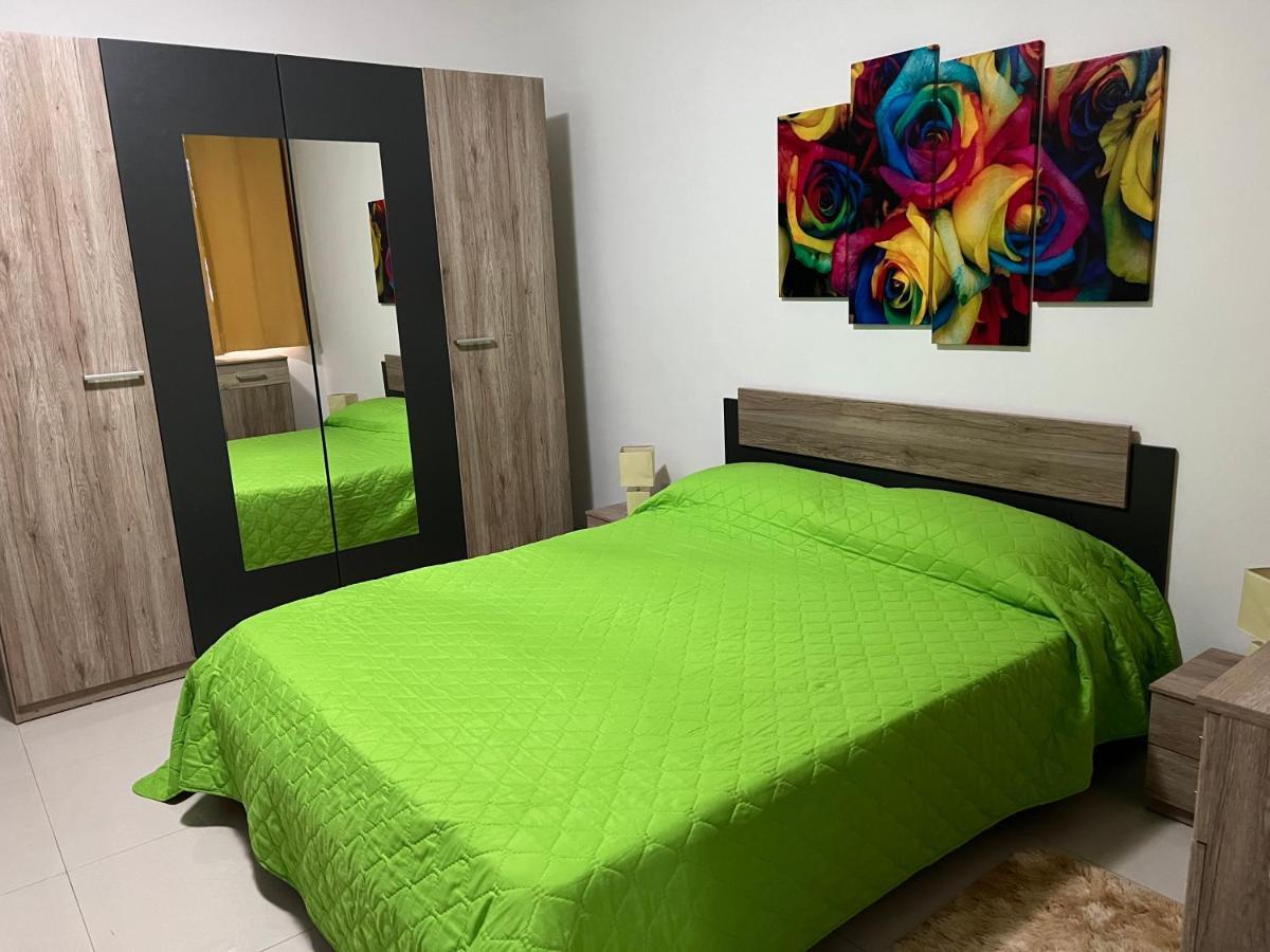 Claire'S Court Apartment Марсахлок Екстериор снимка