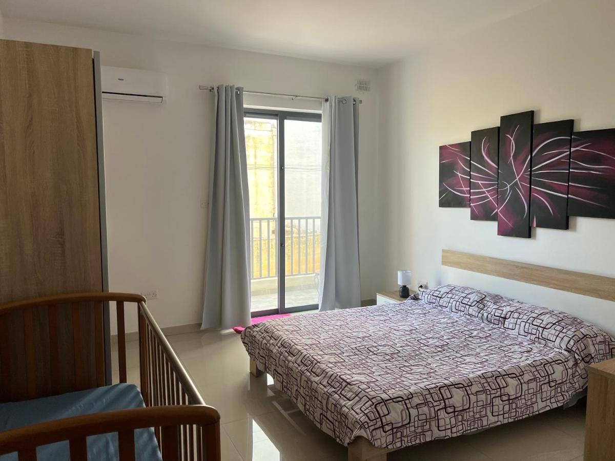 Claire'S Court Apartment Марсахлок Екстериор снимка