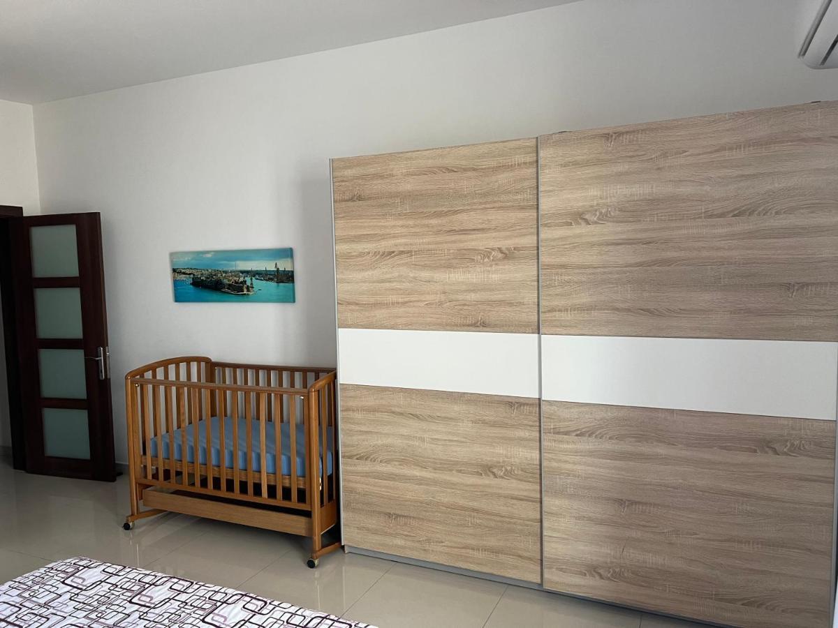 Claire'S Court Apartment Марсахлок Екстериор снимка