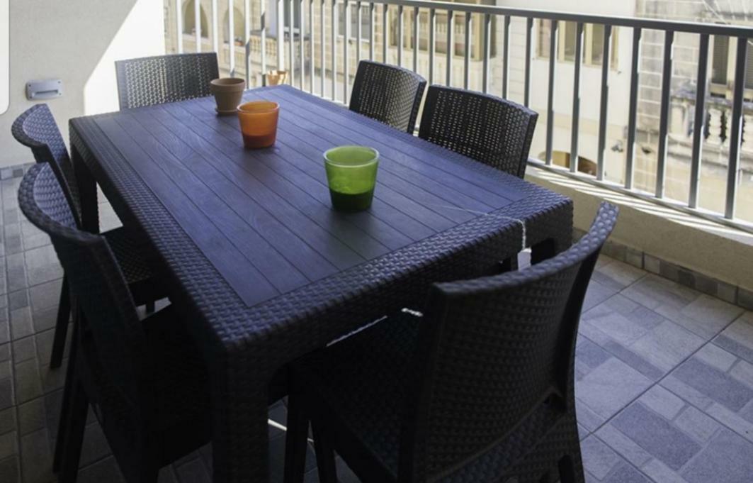 Claire'S Court Apartment Марсахлок Екстериор снимка