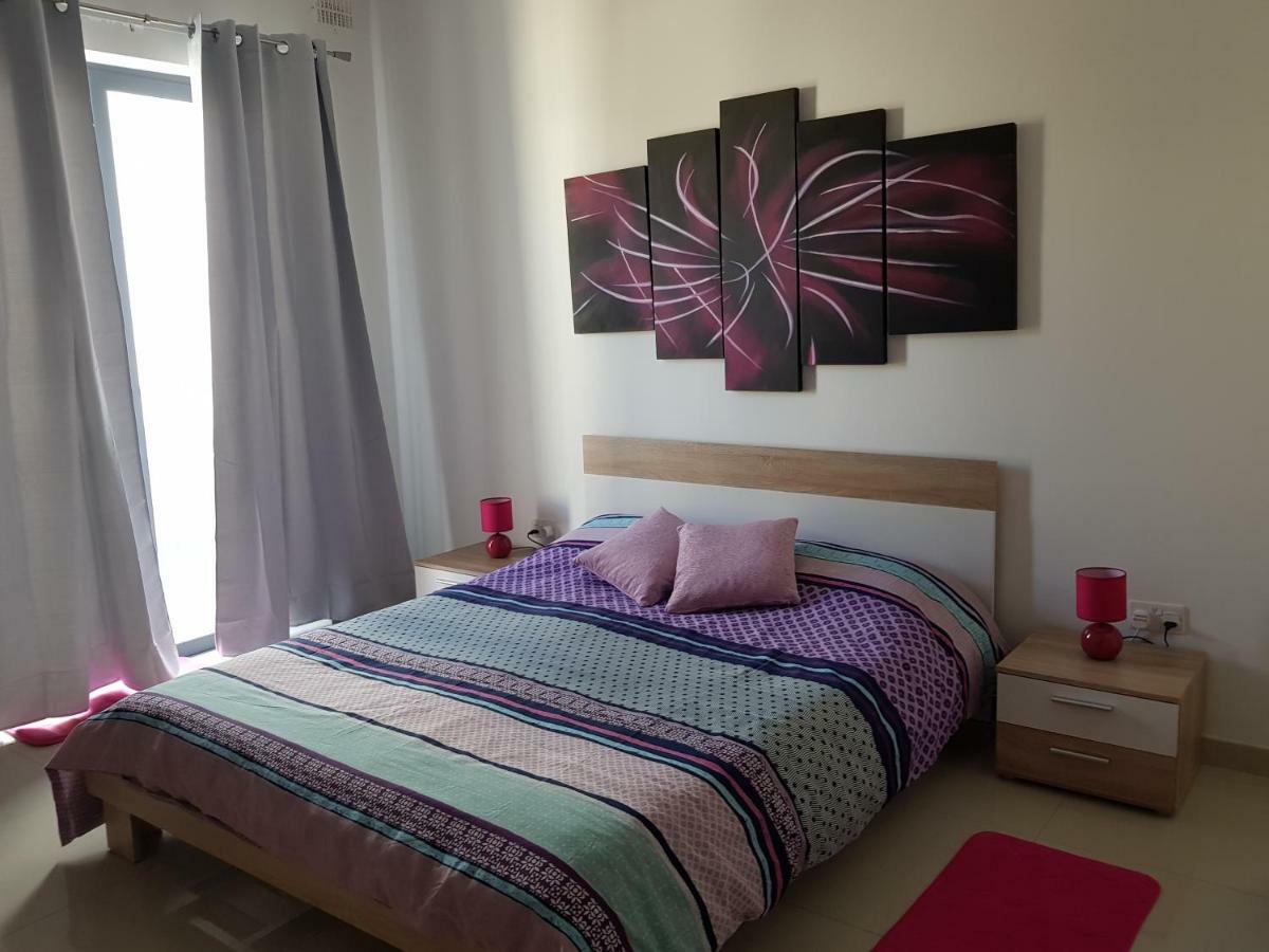 Claire'S Court Apartment Марсахлок Екстериор снимка